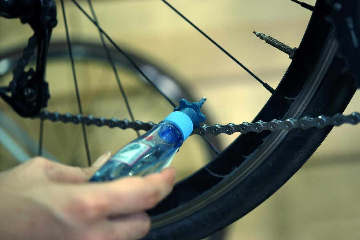 How to Clean a Bike Chain - blog - 12